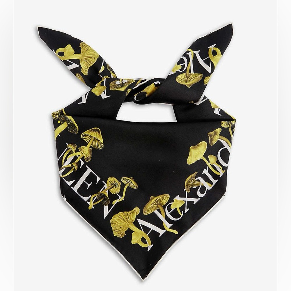 NWT 🍄 Alexander McQueen black mushroom silk square twill scarf
